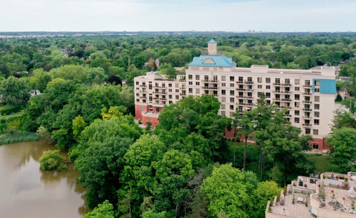 BronteHarbour-home-aerial_shot_of_residence_showing_surounding_greenery_and_water BronteHarbour-home-aerial_shot_of_residence_showing_surounding_greenery_and_water