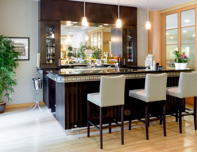 West Vancouver - Bar Lounge Bar lounge at Amica West Vancouver senior living residence.